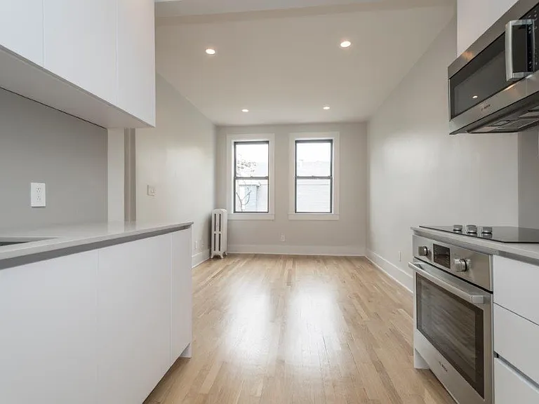4 Elko St #10 — Photo 4