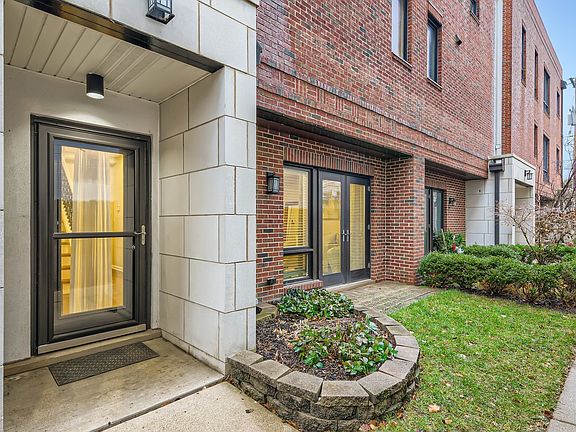 Private entrance and French doors that lead to courtyard.