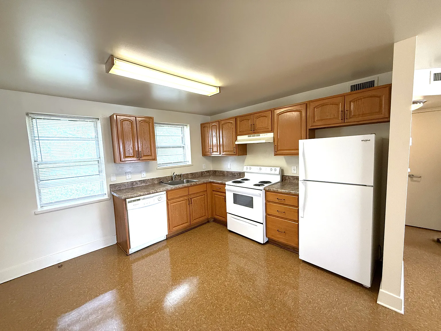 2 bed, $987 — Photo 2