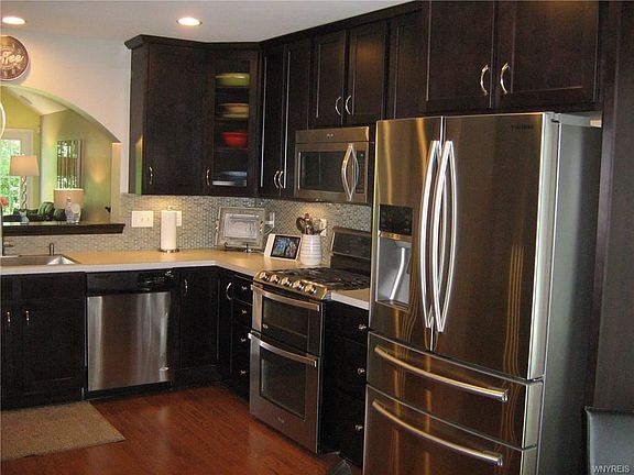 3rd image of 125 Blossom Wood Ln