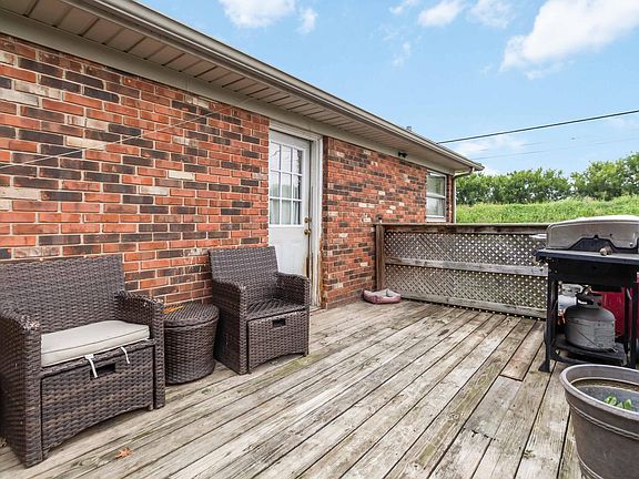3rd image of 204 Liddell Ave