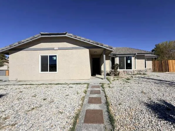 27229 Aspen Ct, Helendale, CA 92342