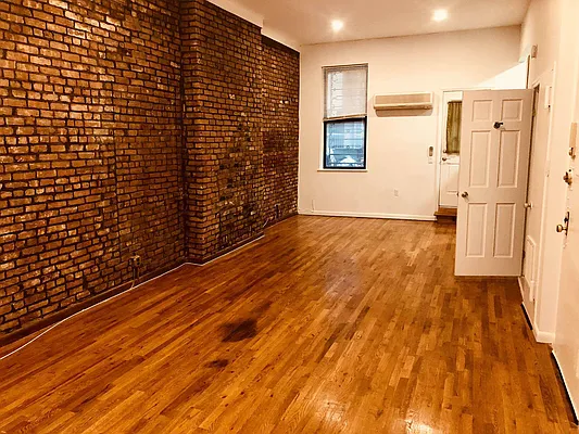 Rented by Caravaggio Loria, LREB | media 8