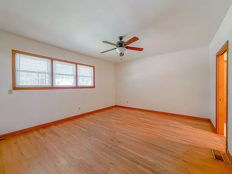 1230 Mitchell Ave — Photo 22
