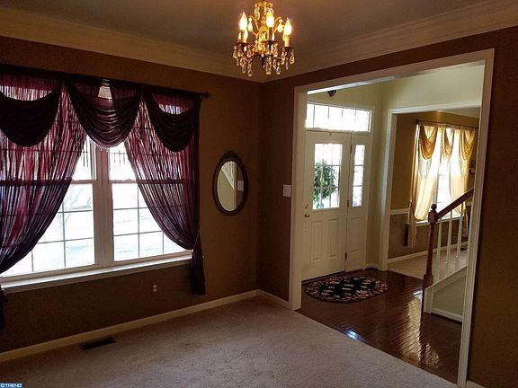 2nd image of 125 Bellevue Dr