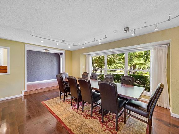 5th image of 2532 Charglow Dr