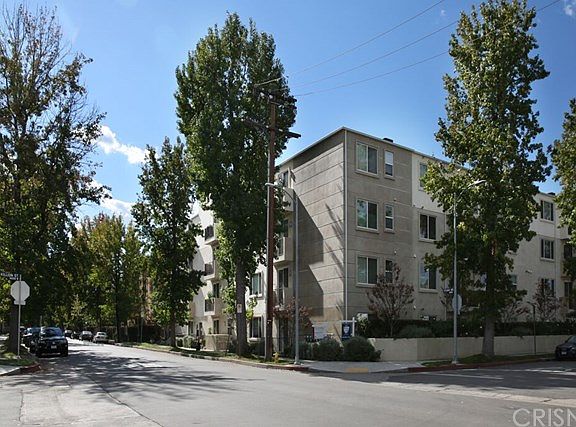 2nd image of 14412 Killion St Unit 109