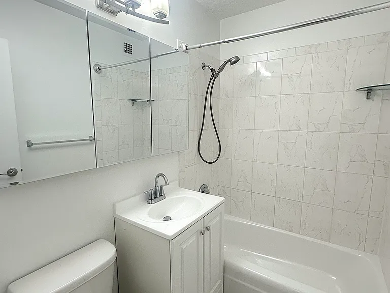 4465 Douglas Ave #9M — Photo 11