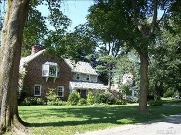 6 Secor Dr, Port Washington, NY 11050