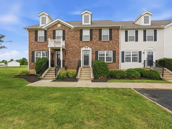 1075 Shady Lake Dr, Columbus, OH 43228