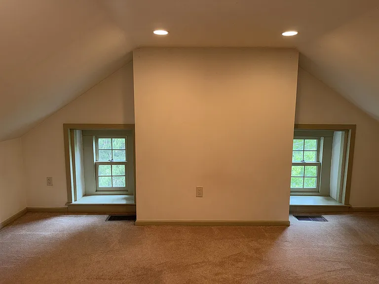 3rd fl 3rd Bed rm -3