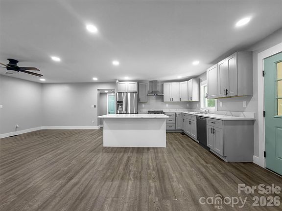 5th image of 2117 Emma Cir