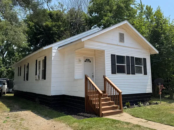 995 McAllister Ave, Benton Harbor, MI 49022