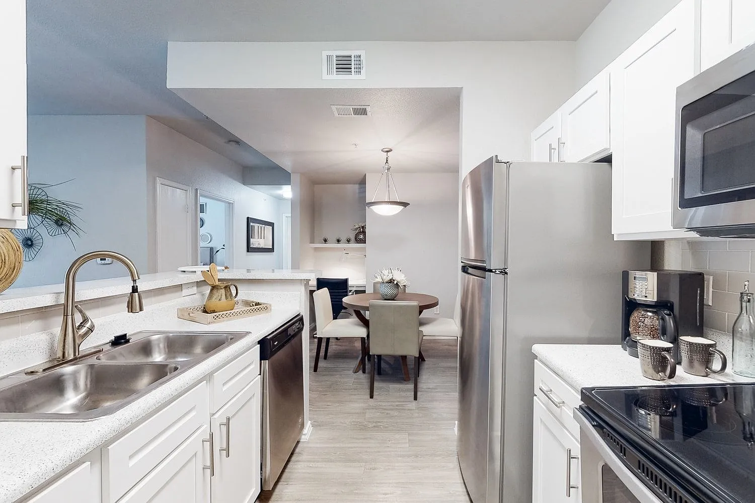 Brynwood Apartments — Photo 1