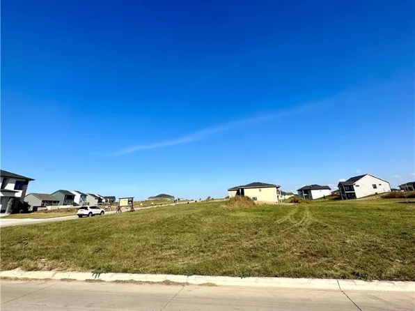 4179 NW 181st St, Clive, IA 50325