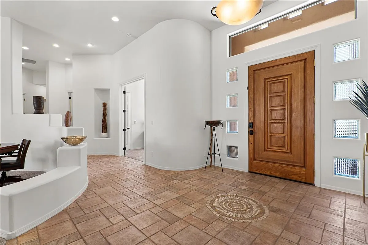 4 bed, 3418 sqft, $7,500 — Photo 4