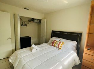 1008 SW 8th St, Hallandale Beach, FL 33009