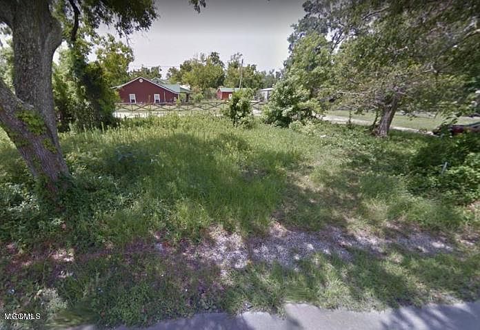 1st image of 302 Ballentine St