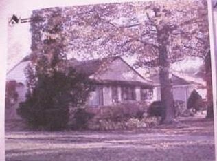 6777 Mackenzie Rd, North Olmsted, OH 44070