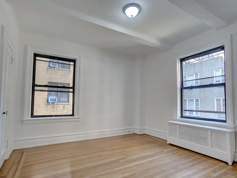315 W 102nd St #4D — Photo 3