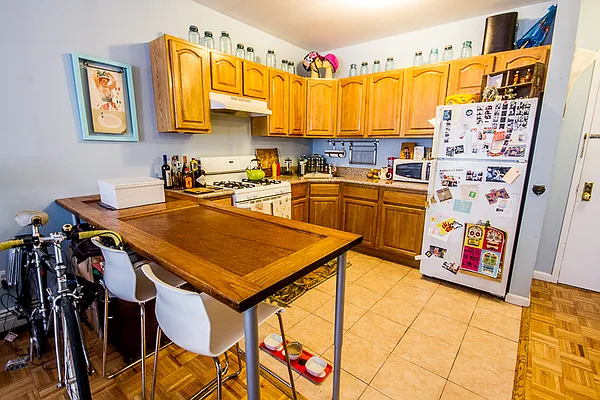 Rented by Twyford Real Estate | media 11