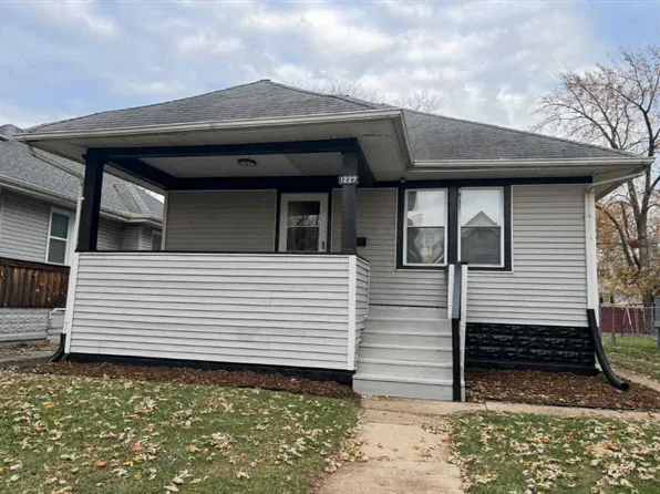 1227 Emerald Ave, Chicago Heights, IL 60411