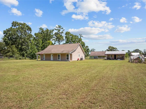 295 Garden City Rd, Livingston, TX 77351