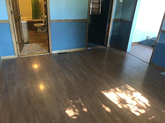 5th image of 403 Lang Ave