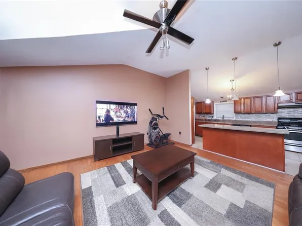 157 Exeter Street image 17 of 40