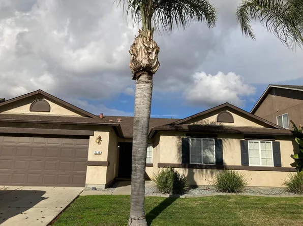 2310 E Arlen Ave, Visalia, CA 93292