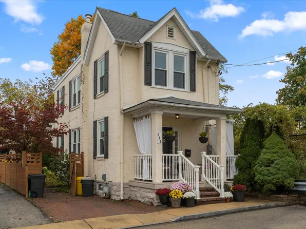 145 Roosevelt Ter, Ardmore, PA 19003