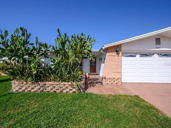 3rd image of 5221 Falcon Dr