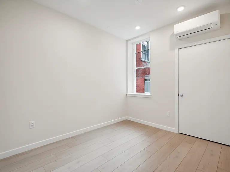 2614 W Girard Ave #B — Photo 10
