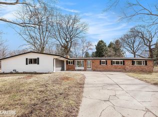 456 Donegal Dr, Rochester Hills, MI 48309