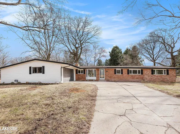 456 Donegal Dr, Rochester Hills, MI 48309