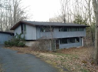 45 Rock Hill Rd, Woodbridge, CT 06525