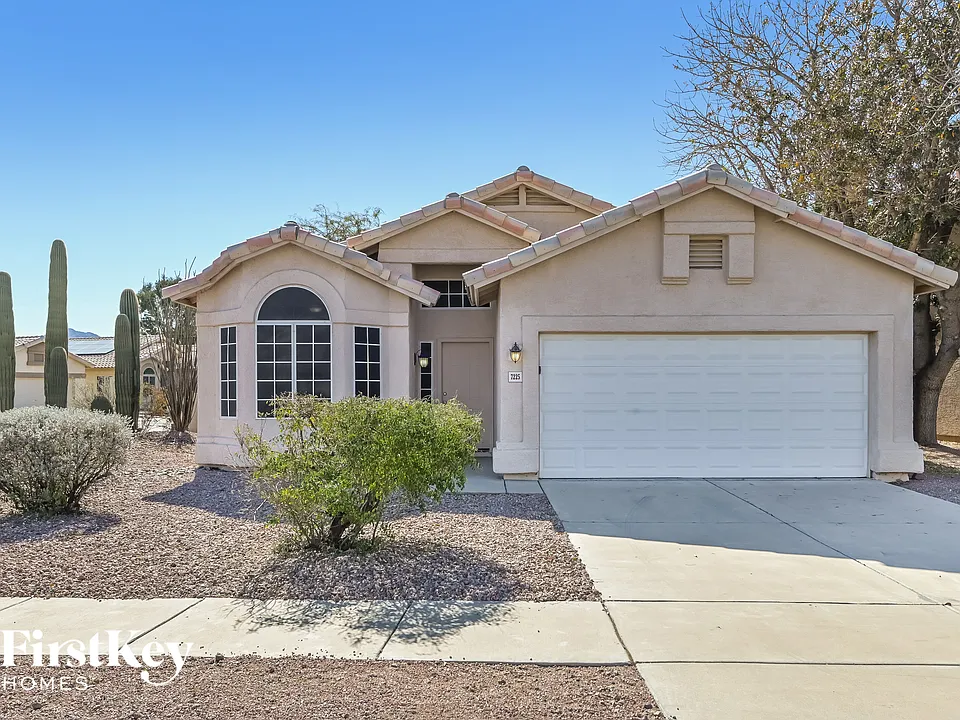 7225 W Opossum Dr