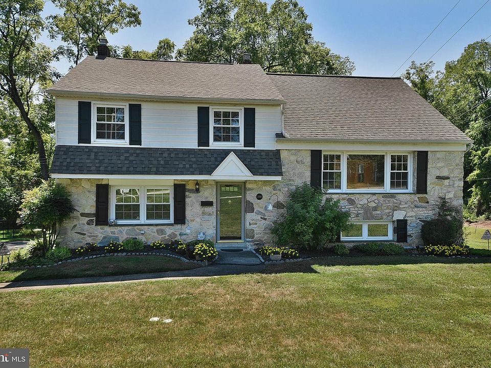 1st image of 2106 Carolton Way
