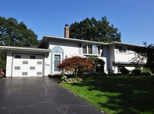 242 Summit Hill Dr, Rochester, NY 14612