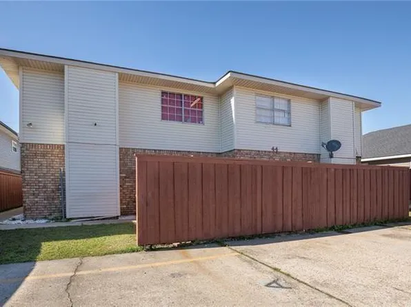 44 Carriage Ln, Destrehan, LA