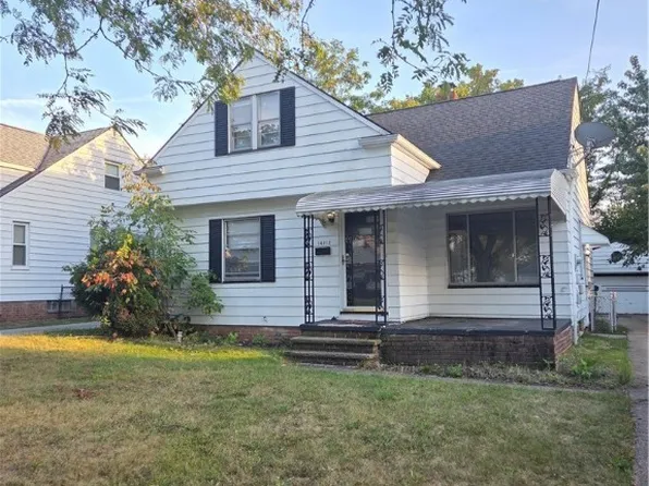 14712 Rockside Rd, Maple Heights, OH 44137