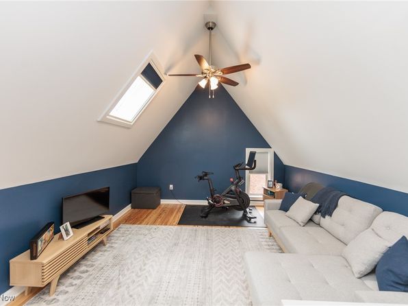 3777 Silsby Rd, University Heights, OH 44118