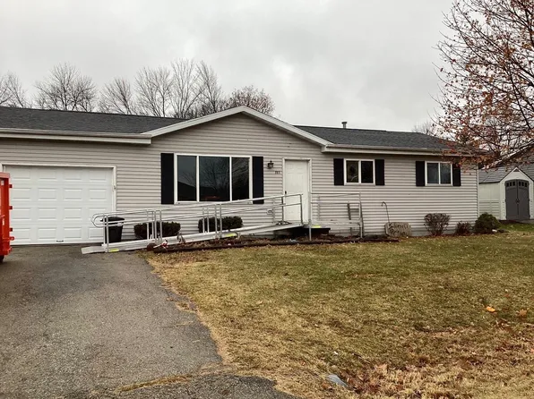 431 Riverview Ct, Omro, WI 54963