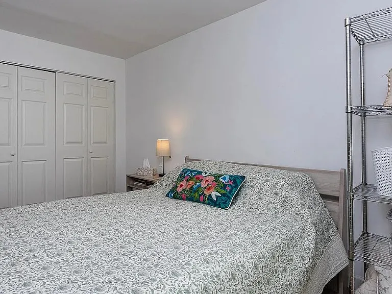 907 Rhue Haus Ln — Photo 16