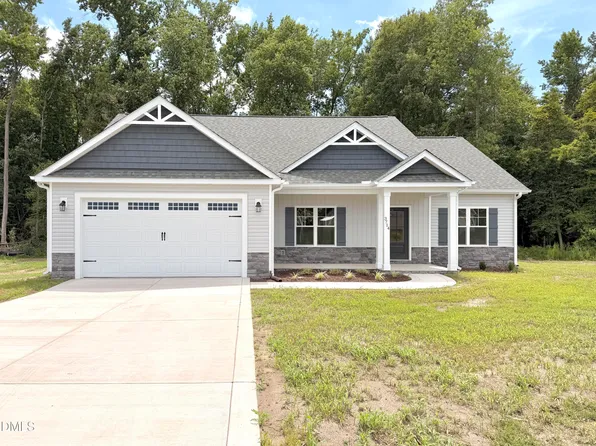 3714 Chatsworth Dr, La Grange, NC 28551