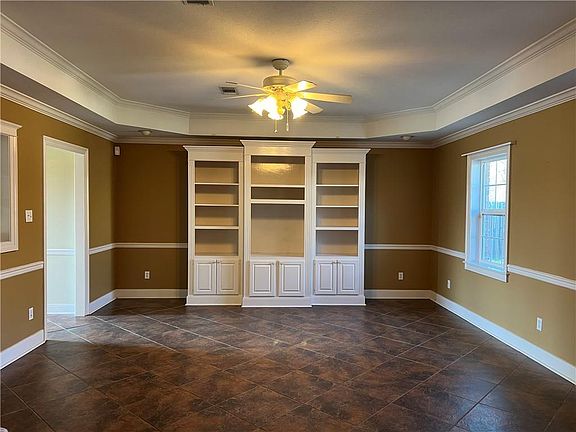 4th image of 135 Lancelot Dr