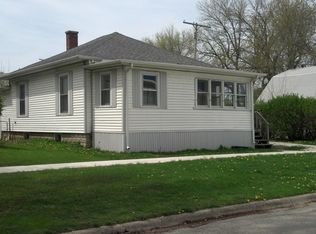 214 S Thomas St, Gilman, IL 60938