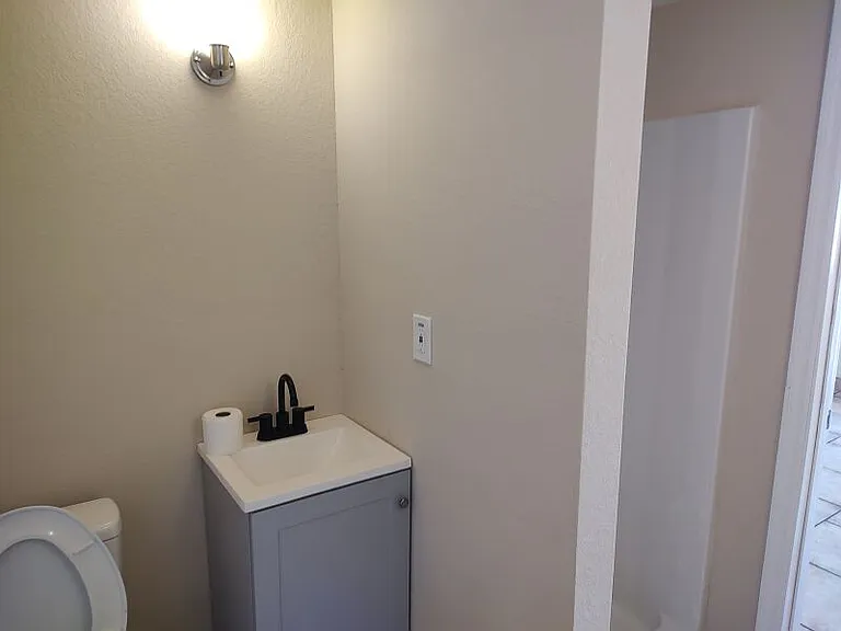1018 Cutters Way #L — Photo 4