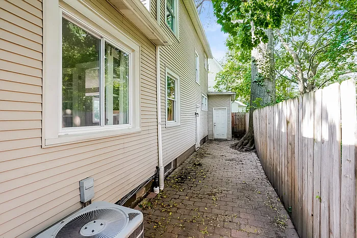 121 Westmoreland Ter — Photo 15