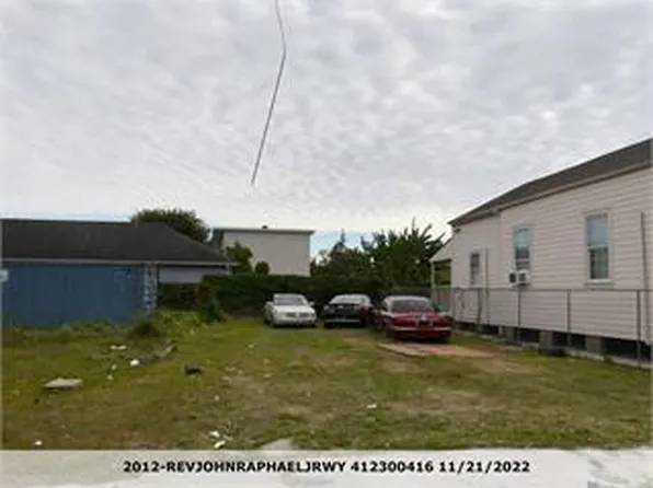 2012 Rev John Raphael Jr Way, New Orleans, LA 70113